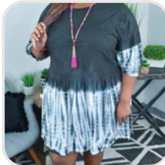 Rae Mode Dresses & Skirts - NWOT - Rae Mode Black/ White Tie Dye Dress - size 2XL